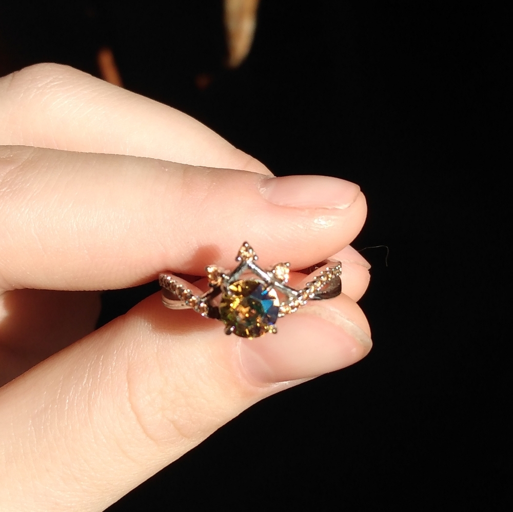Crown ring
